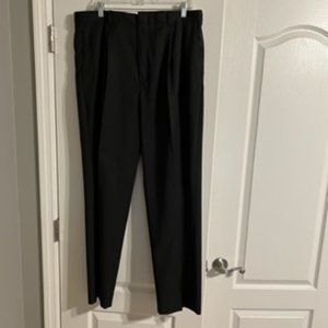 Round Tree & Yorke Men's Pants 36/32